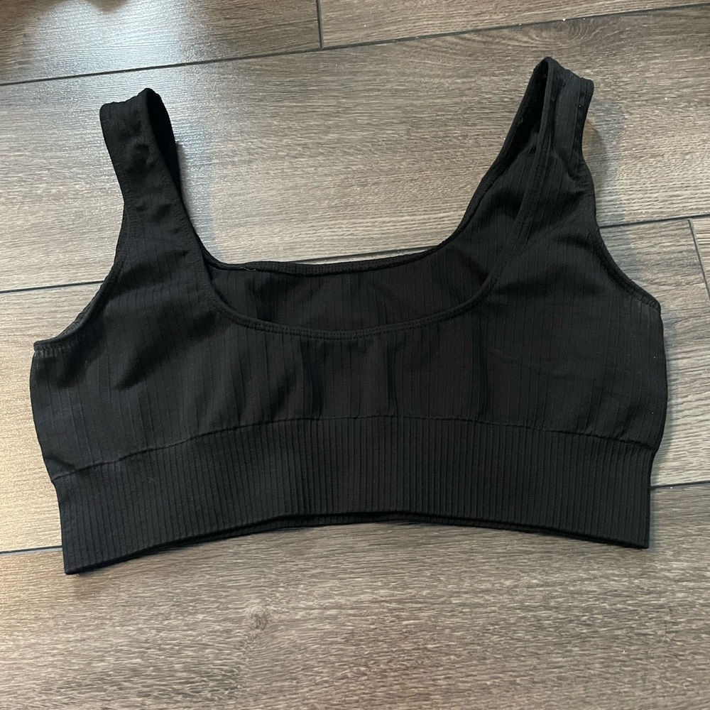 BLACK RIBBED SPORTS BRA AND LEGGING SET